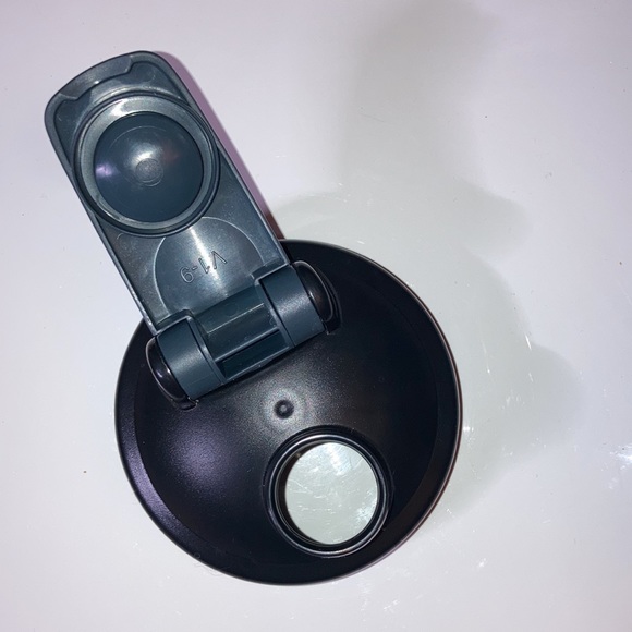 Blender Bottle Black Pro24 With Lid and Blender Ball - Picture 5 of 11